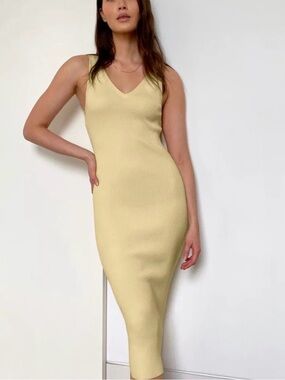 Babaton Pale Yellow V‑Neck Sleeveless Midi Dress